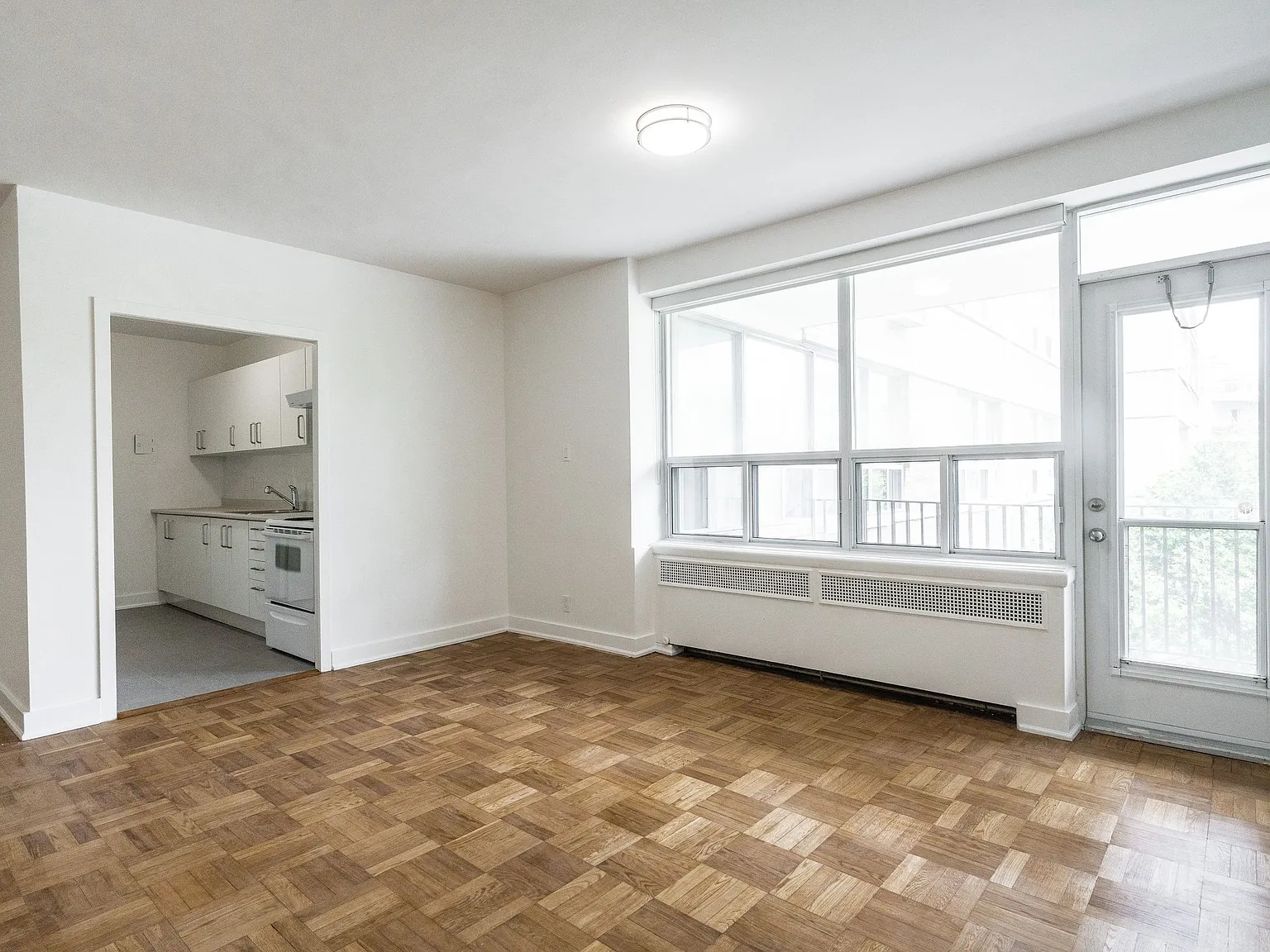 755 Avenue Road — Photo 3