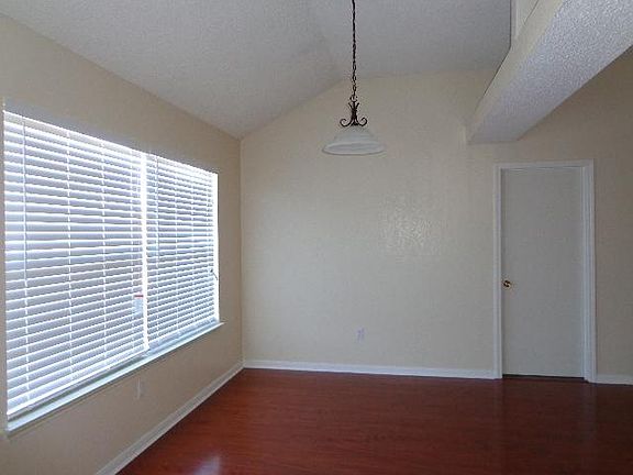 4th image of 206 Halter Dr