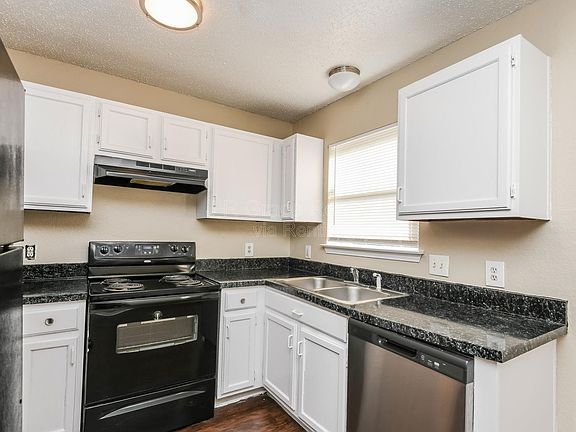 3rd image of 5915 Shadydell Dr
