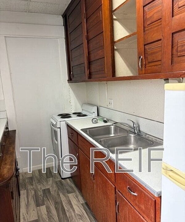 2nd image of 1025 N Washington Ave