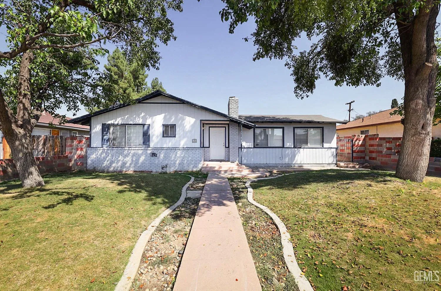 658 McCord Ave photo 1