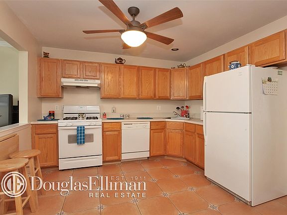 5th image of 38 Victorian Ln