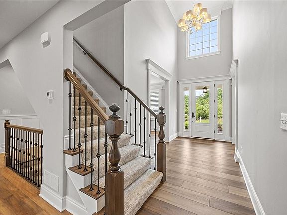 3rd image of 104 Chancellor Ct