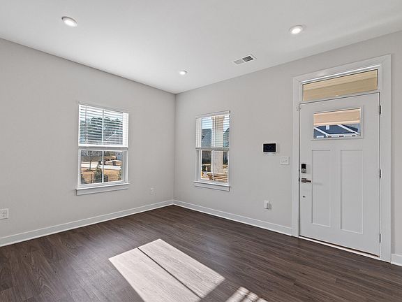 5th image of 120 Misty Pike Dr