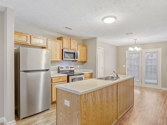 3rd image of 1437 Westview Dr