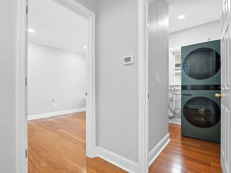 16 Munn St #2 — Photo 11