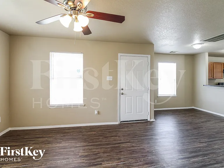 1661 Nichole Woods Dr — Photo 5