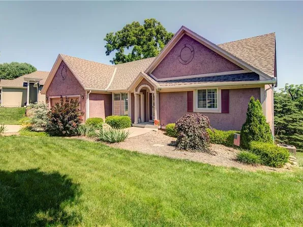 1636 N Hunter Dr, Olathe, KS 66061