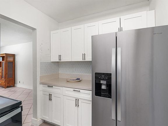 3rd image of 418 S CYPRESS Road #106