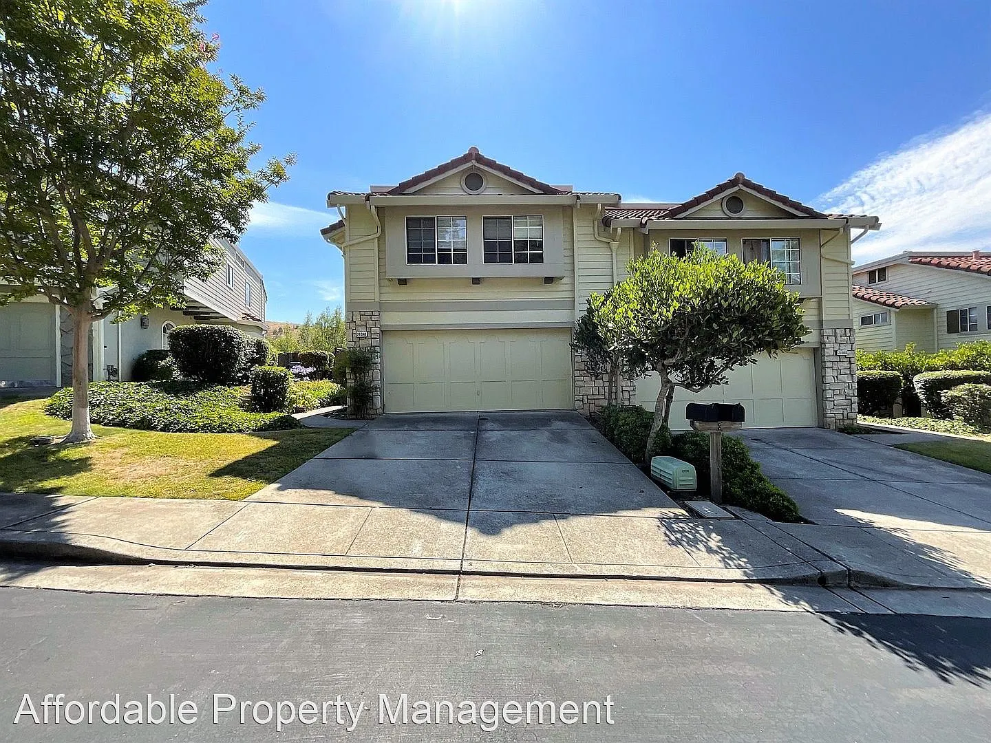 21048 Greenwood Cir photo 1