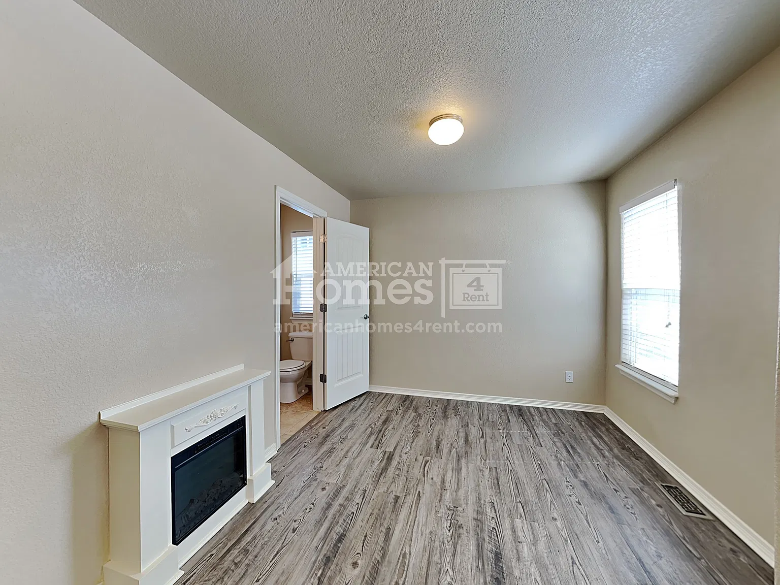 3 bed, 2.5 bath, 1994 sqft, $2,550 — Photo 3