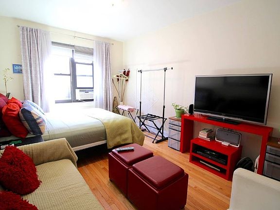4th image of 312 W 23rd St #2MM