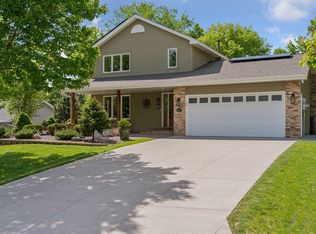3861 Westbury Dr, Eagan, MN 55123