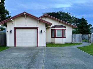 875 Chicago Ave SE, Bandon, OR 97411