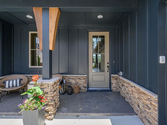 4th image of 2064 Butler St