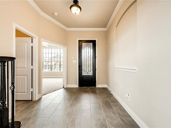 4th image of 1311 Middleground Dr