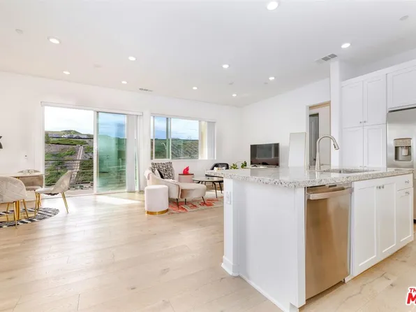 27405 Journey Pl #305, Valencia, CA 91381