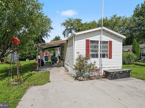 90 Knight Rd Trailer 24, Gettysburg, PA 17325