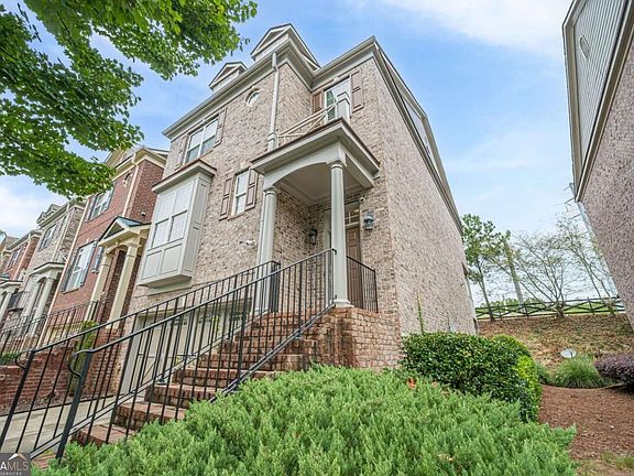 4th image of 3880 Fairhill Point