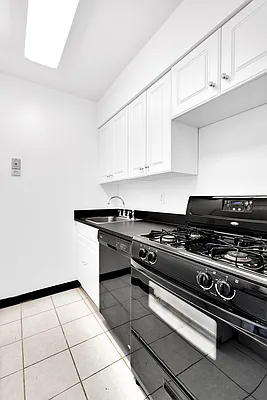 Rented by Cooper & Cooper Real Estate | media 27