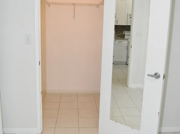 2010 Taylor St, Hollywood, FL