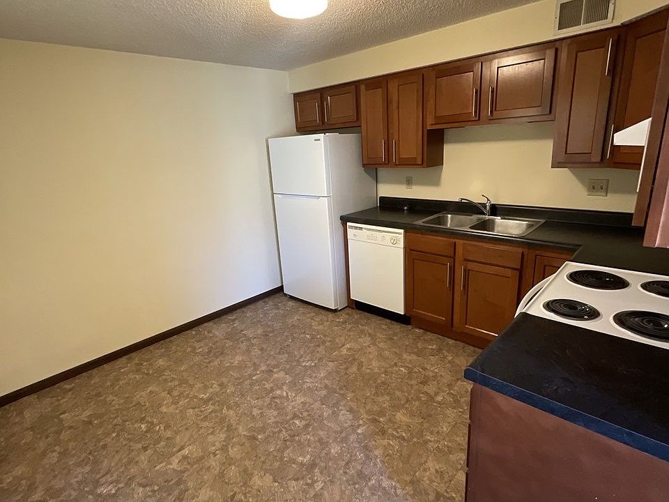 2nd image of 515 S 2nd St APT 1