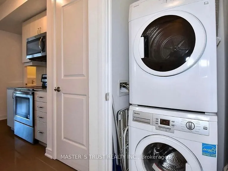9201 Yonge St #2212 — Photo 10