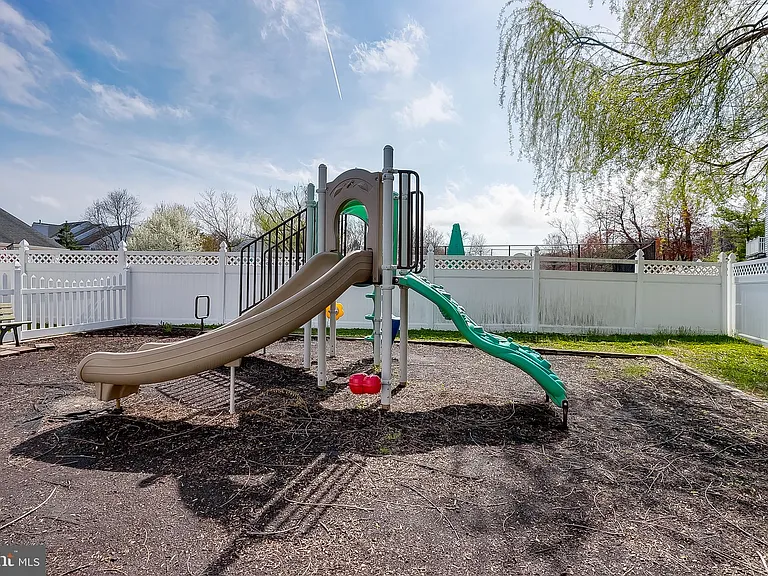 Quail Rd — Photo 28