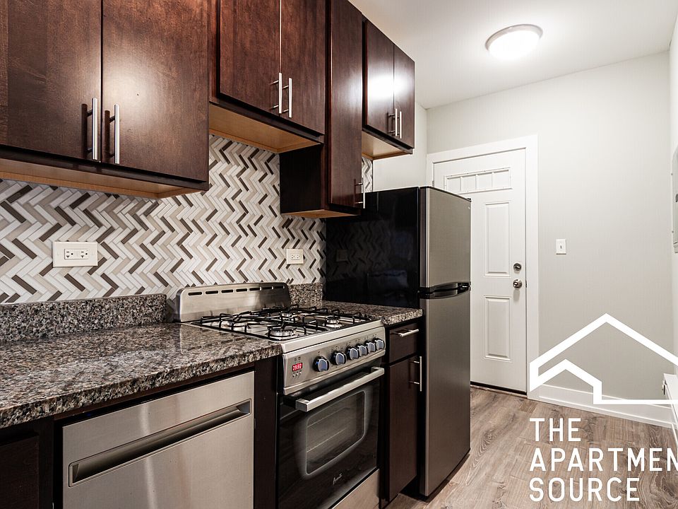 1st image of 429 W Belden Ave APT A104