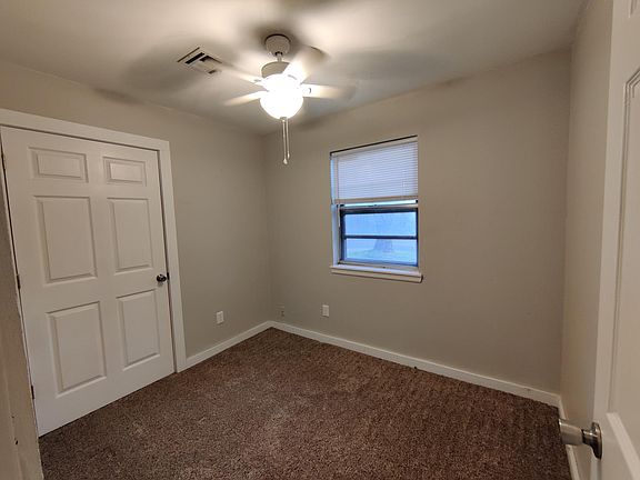 5th image of 501 S Cedar Pl