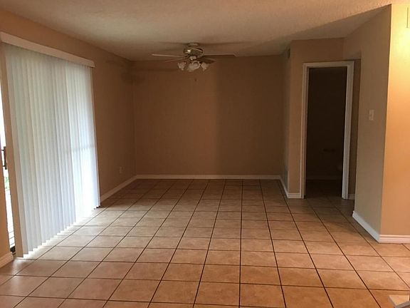 4th image of 818 Saint Andrews Ct