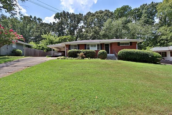 2nd image of 914 Brentwood Dr SE