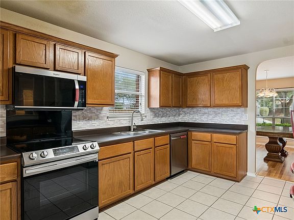 3rd image of 235 Roadrunner Ave