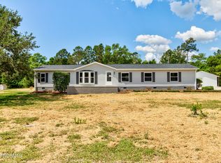 230 Moores Landing Rd, Hampstead, NC 28443