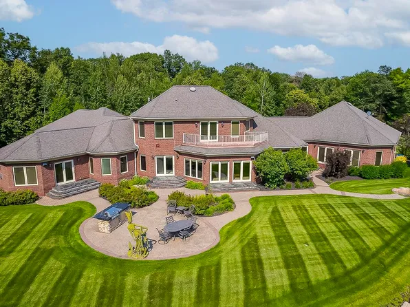 2688 Scenic Dr, Stevens Point, WI 54481
