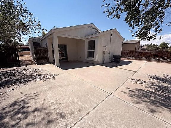 4th image of 1646 Perma Dr NE