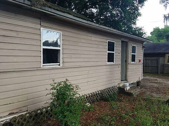 2nd image of 1202 S Dewey St