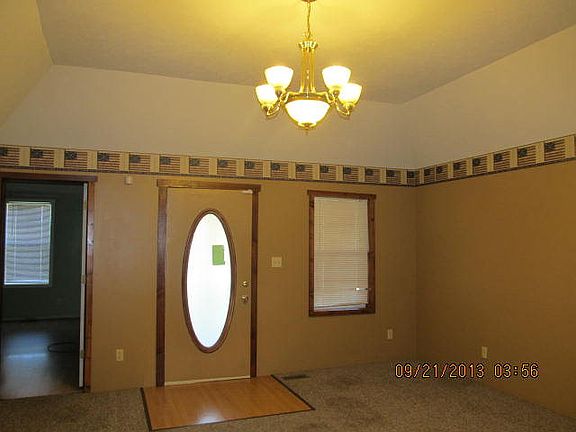 3rd image of 672 E Main St
