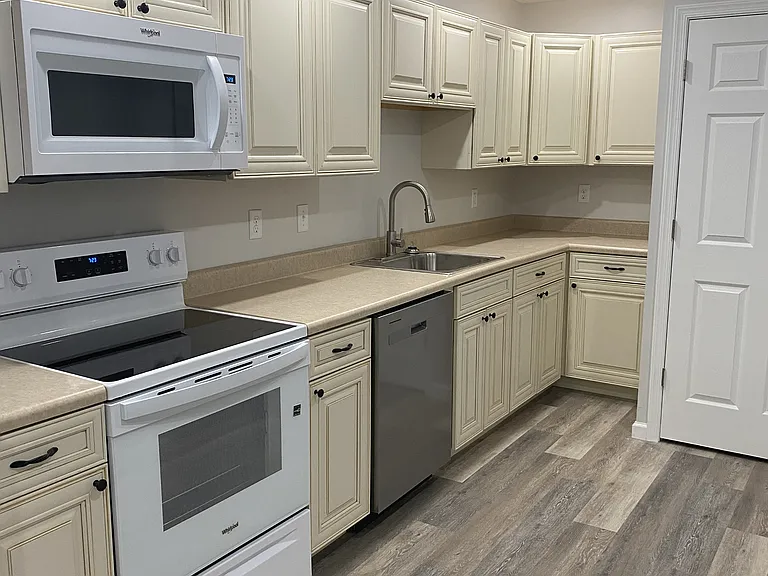 65 Woods Edge Rd #17 — Photo 3