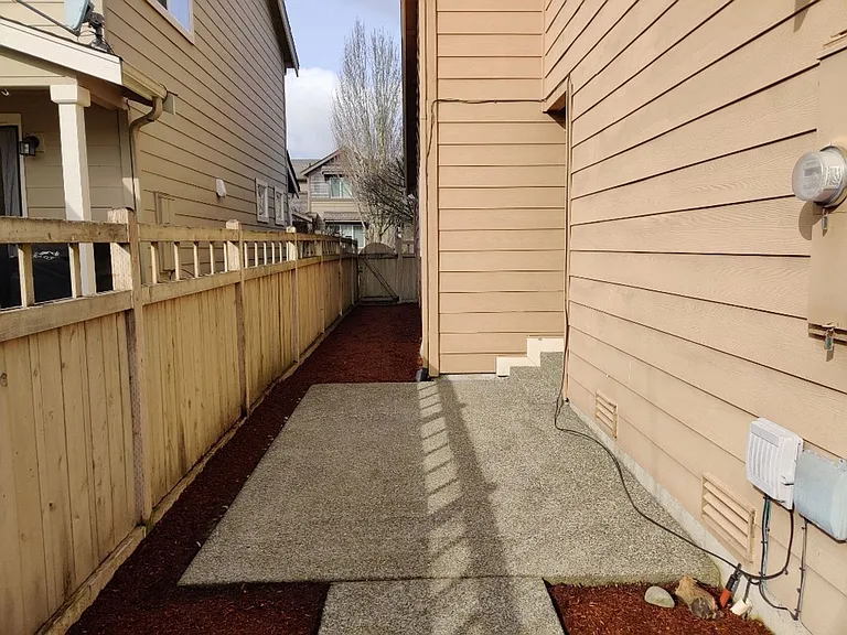 6544 Indiana St SE — Photo 16