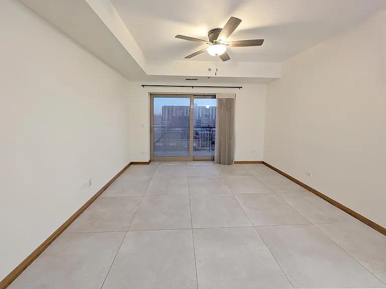2322 S Canal St #504 — Photo 2