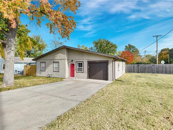 2945 S 10th St, Kansas City, KS 66103