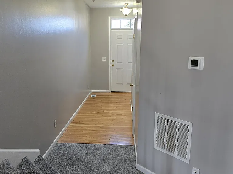 2933 Stratford Way — Photo 9