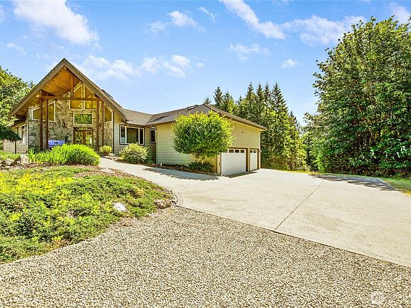 2nd image of 474 Blue Mountain Road