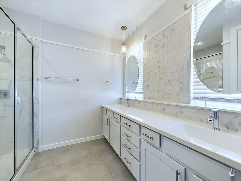 12001 Vista Parke Dr #904 — Photo 11