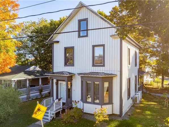 15 Veazey St, Saint Stephen, NB E3L 2R7