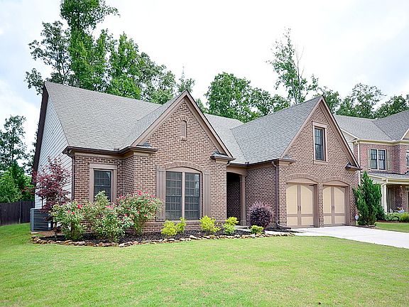 2nd image of 1855 Lynwood Pl