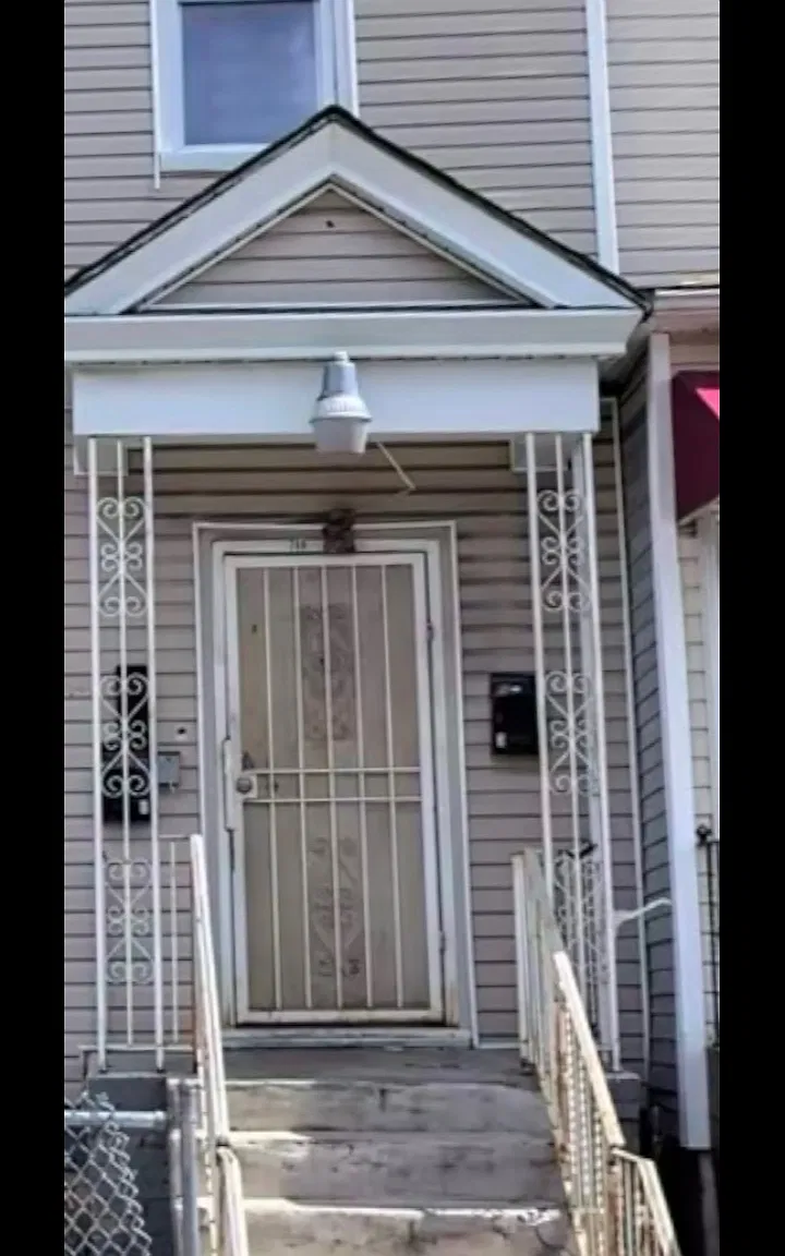 3 bed, $1,995 — Photo 1