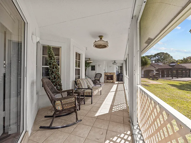 1782 Clydesdale Ave #HOUSE — Photo 37