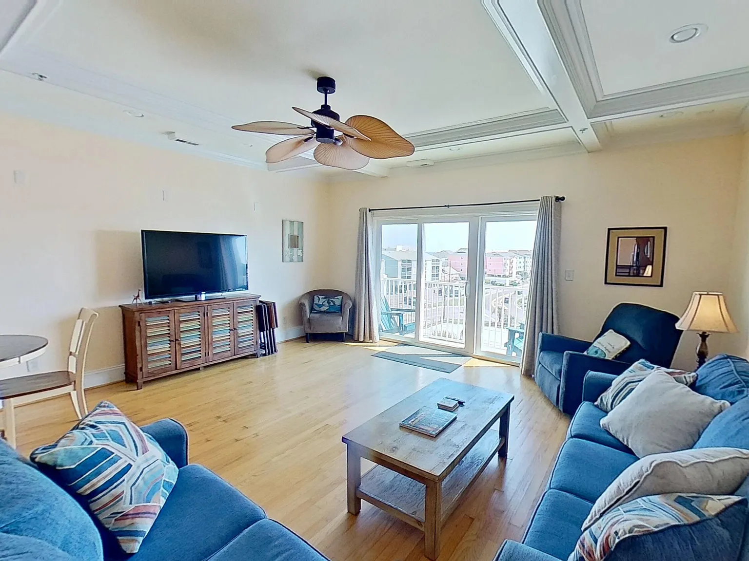3 bed, 3.5 bath, $2,800 — Photo 2